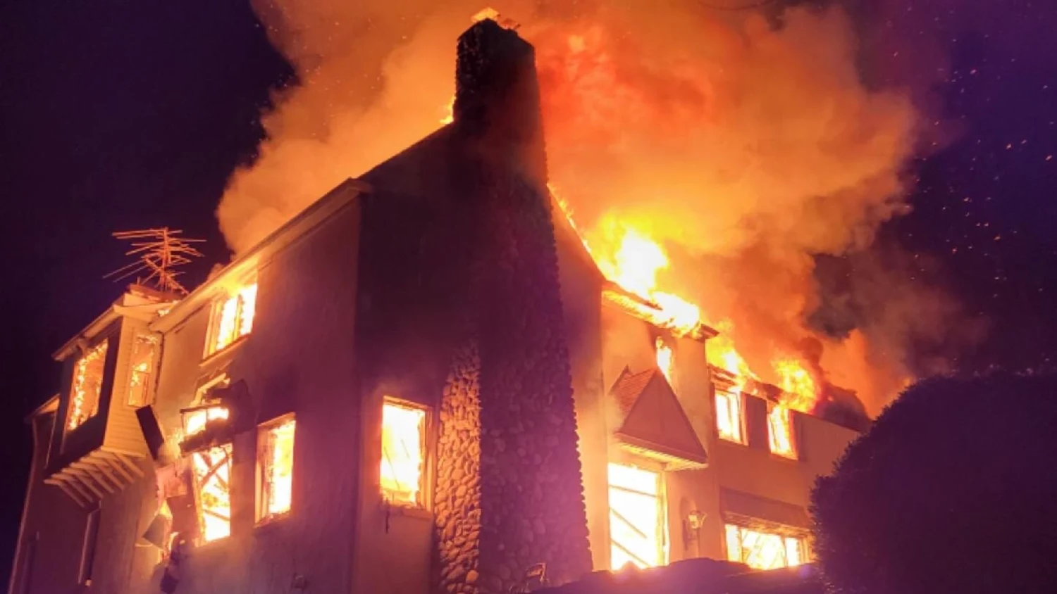 Disastrous News: Kansas City Chief QB Patrich Mahomes House burnt down to ashes as a result of…..