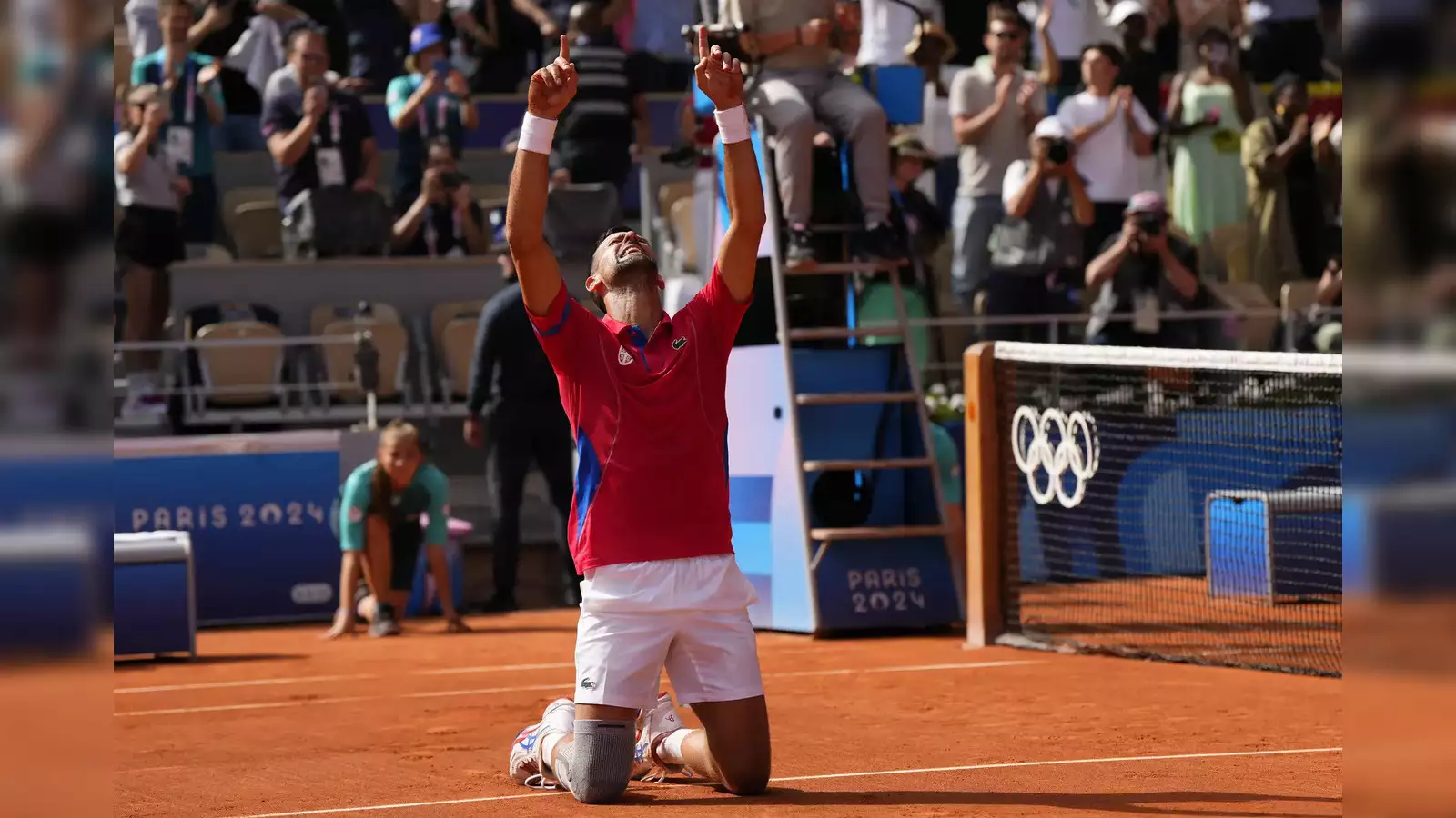 Novak Djokovic wins his first Olympic gold medal by beating Carlos Alcaraz in the men’s tennis final…