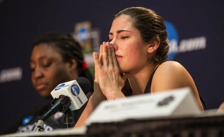 SAD NEWS: Just in: Kelsey Plum said she would not be able to play anymore after doctors advised her to quit due to…