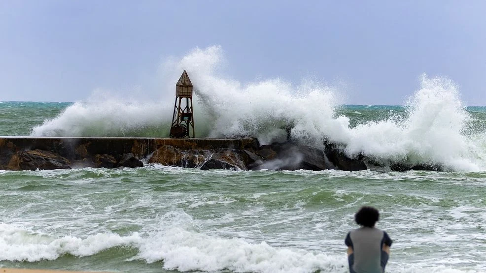 BREAKING: Just In: In Cuba, Hurricane Rafael causes chaos and exacerbates the island’s electrical difficulties…..